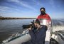 Conheça o projeto que tenta salvar os botos da Lagoa dos Patos, ameaçados de extinção 