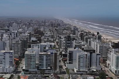 Capão da Canoa, RS, Brasil - Raio X das praias do Litoral norte para temporada de verão 2024/2025.<!-- NICAID(15922948) -->