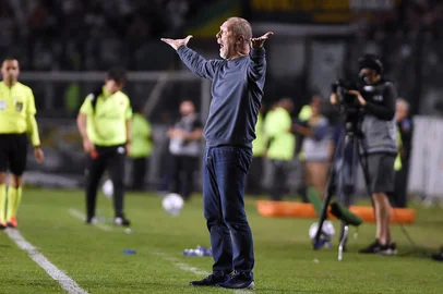 Mano Menezes em Grêmio x Vasco em São Januário pelo Brasileirão. Foto: Alexandre Durão/Grêmio/Divulgação<!-- NICAID(16084024) -->