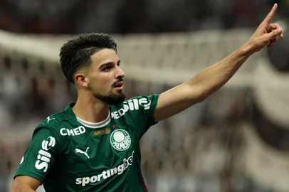 O jogador Flaco López, da SE Palmeiras, comemora seu gol contra a equipe do SC Corinthians P, durante partida válida pela sétima rodada, do Campeonato Paulista, Série A1, na Neo Química Arena.<!-- NICAID(16223707) -->
