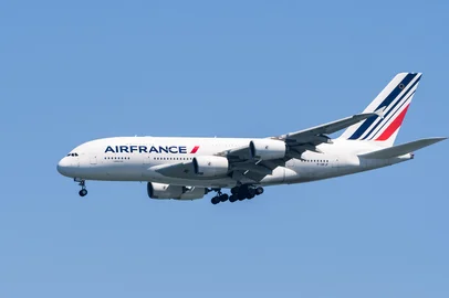 August 31, 2019 Burlingame / CA / USA - Air France aircraft preparing for landing at San Francisco International Airport (SFO)Indexador: SUNDRY PHOTOGRAPHYFonte: 287512283<!-- NICAID(16206636) -->