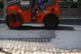 PORTO ALEGRE, RS, BRASIL - 2022.01.10 - Moradores do centro reclamam de asfalto feito em cima de paralalepípedos, que seriam históricos (Foto: André Ávila/ Agência RBS)<!-- NICAID(14986300) -->
