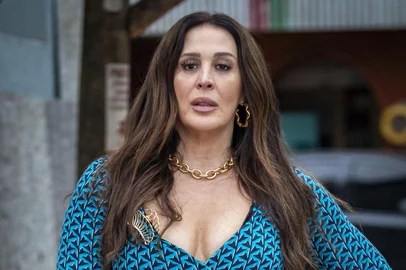Emengarda (Claudia Raia), terra e paixão<!-- NICAID(15587419) -->