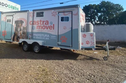 Prefeitura de Caxias do Sul recebeu o Castramóvel. Veículo será utilizado na castração de cães e gatos em bairros do município<!-- NICAID(15398813) -->