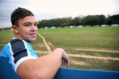 ELDORADO DO SUL, RS, BRASIL - 01.08.2016 :  Entrevista com o jogador Eduardo Aquino, o "Pepê", da categoria Sub-20 do Grêmio. (FOTO: BRUNO ALENCASTRO/AGÊNCIA RBS, Editoria Esporte)<!-- NICAID(12352936) -->