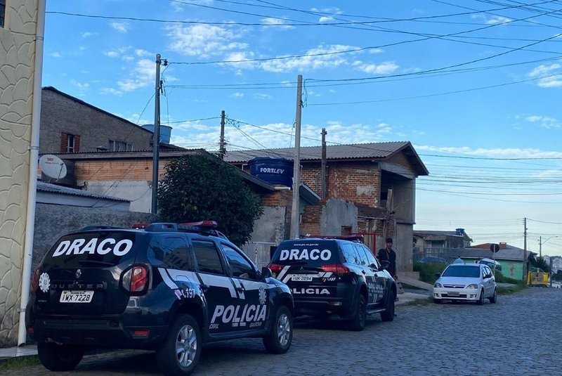 Polícia Civil deflagrou operação F100, na Serra. Grupo é investigado por clonar cartões de crédito e vender para detentos. <!-- NICAID(15370977) -->