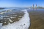 MARILUZ, RS, BRASIL - 25.01.2016 - Dia de tempo quente e céu aberto na praia de Mariluz, Litoral Norte do Rio Grande do Sul. (BRUNO ALENCASTRO/AGÊNCIA RBS)<!-- NICAID(11967771) -->