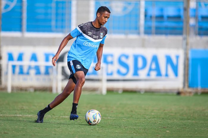 LUCAS UEBEL / GRÊMIO/DIVULGAÇÃO
