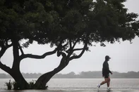 PORTO ALEGRE, RS, BRASIL, 18-07-2025: Clima em Porto Alegre. Sexta feira com chuva persistente que deve dar lugar para o frio no final de semana. Foto: Jonathan Heckler/Agência RBS<!-- NICAID(16083187) -->