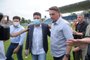 Bolsonaro sobrevoa áreas atingidas por cheia dos rios no AcreAC - CHUVA/ACRE/BOLSONARO - GERAL - O presidente Jair Bolsonaro (sem partido) visita o município de Sena Madureira, no     Acre, nesta quarta-feira, 24, para sobrevoar as regiões atingidas por alagamentos     na última semana. O estado sofre com a cheia em 10 cidades.      24/09/2020 - Foto: DIEGO GURGEL/ISHOOT/ESTADÃO CONTEÚDOEditoria: GERALLocal: SENA MADUREIRAIndexador: DIEGO GURGELFonte: iShootFotógrafo: ISHOOT<!-- NICAID(14721837) -->