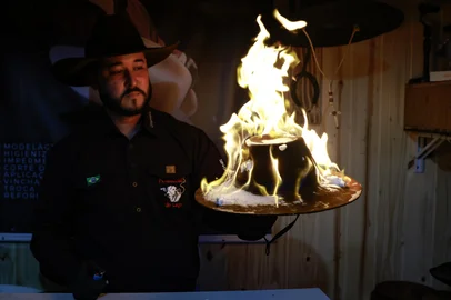 Guaíba, RS, Brasil – Éder, hat shaper e mestre chapeleiro, dedica-se à produção e restauração de chapéus gaudérios.Indexador: jeff botega<!-- NICAID(16312165) -->