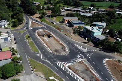 BR-470 ganha nova rotatória no trecho urbano de Nova Prata<!-- NICAID(15961409) -->