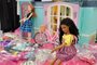 Para comemorar o Dia das Crianças, uma loja de Caxias do Sul está presenteando meninas de até 10 anos de idade com roupas da Barbie. Desde o dia 1º de outubro, quando começou a ação, a Pole Modas já distribuiu mais de 200 peças. A campanha segue até esta quarta-feira (12). <!-- NICAID(15565182) -->