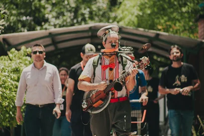 Espetáculo “Jerônimo Show” chega a Caxias do Sul no dia 11/04Apresentação vinda de São Paulo une palhaçaria e música e acontece no Teatro do Sesc Caxias do Sul às 20h<!-- NICAID(15725180) -->