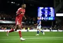 Liverpool vence Ipswich e conquista 1ª vitória no Inglês