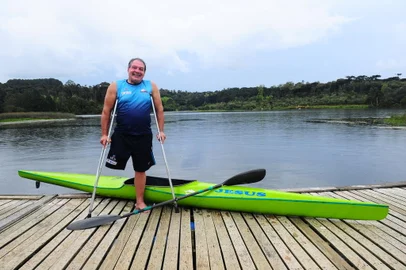 CAXIAS DO SUL, RS, BRASIL, 18/10/2022. Canoísta Jair Aguiar, Paratleta da canoagem para reportagem especial sobre o ano do Paradesporto de Caxias do Sul. Matéria que irá contar a sua história de vida de superação através do esporte. (Porthus Junior/Agência RBS)<!-- NICAID(15239428) -->