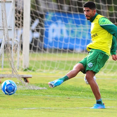 CAXIAS DO SUL, RS, BRASIL, 25/04/2023. Treino do Juventude no Centro de Formação de Atletas e Cidadãos (Cfac) - o Ju está disputando a série B do Campeonato Brasileiro. Na foto, zagueiro Gerardo Gordillo. (Porthus Junior/Agência RBS)Indexador:                                 <!-- NICAID(15411892) -->