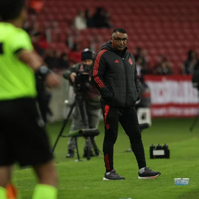 PORTO ALEGRE, RS, BRASIL, 12-07-2025: Internacional x Vitória pelo Campeonato Brasileiro. A retomada do futebol no Beira Rio após a parada para a Copa do Mundo de Clubes para a 13ª rodada, é a chance do time de Roger Machado em buscar a saída do Z4. Foto: Renan Mattos/Agência RBS<!-- NICAID(16079307) -->