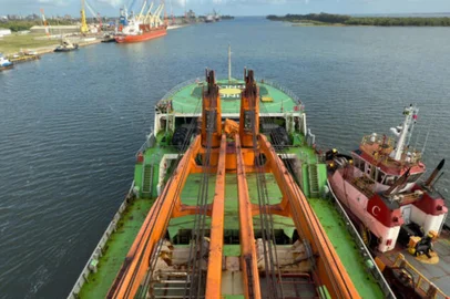 expedição de cricum-navegação Antártica chega ao Porto de Rio Grande<!-- NICAID(15967755) -->