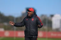 Roger no treino do Inter