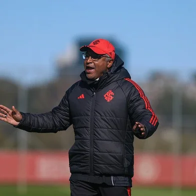 Roger no treino do Inter
