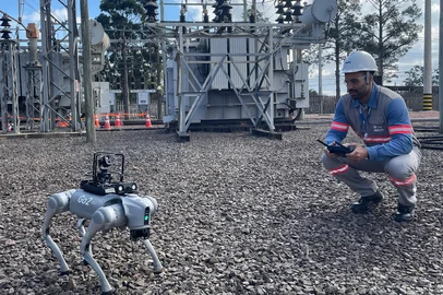 CEEE usa drones e robôs com IA<!-- NICAID(16139140) -->