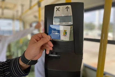 Começa instalação de equipamentos para passagem eletrônica em ônibus de Passo Fundo<!-- NICAID(15794747) -->