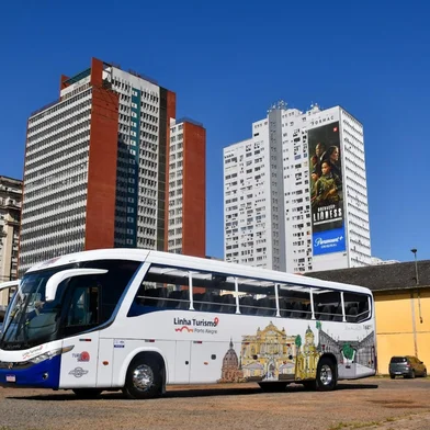 28/08/2023 - PORTO ALEGRE, RS - ÔNIBUS / TRÂNSITO / TURISMO / TETO PANORÂMICO - Porto Alegre terá ônibus da Linha Turismo com teto panorâmico. FOTO: JURANDREIA, DIVULGAÇÃO<!-- NICAID(15523957) -->