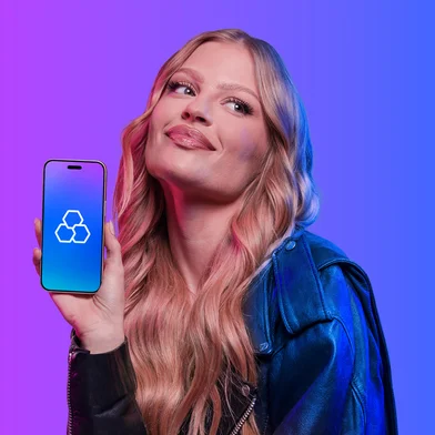 Ao comemorar 96 anos, o Banrisul anunciou oficialmente, nesta quinta-feira (12), um avanço em tecnologia:  conta 100% digital, com campanha estrelada pela cantora Luísa Sonza, e um cartão internacional, conforme a coluna havia antecipado.<!-- NICAID(15864556) -->