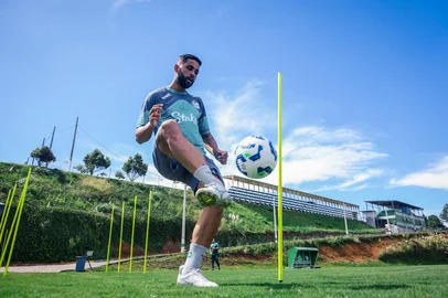 Treino do Juventude com foco na Série A do Brasileirão 2025. Na foto, o zagueiro Rodrigo Sam.<!-- NICAID(15990002) -->