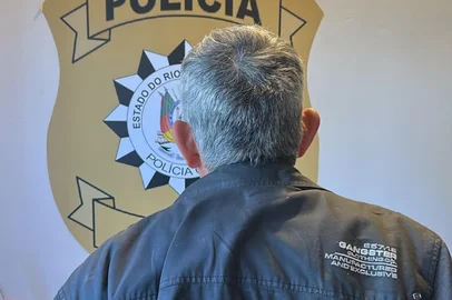 Suspeito de participação no assassinato de homem em Gramado é preso. Corpo de Rafael Moura dos Santos, 34 anos, foi localizado nesta semana, às margens da RS-115, com ferimento por tiro. Polícia afirma que caso tem relação com homicídio de morador de Canela.<!-- NICAID(16389457) -->