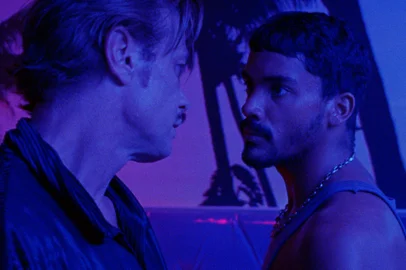 Após ser ovacionado em Cannes, Motel Destino será o filme de abertura da 52ª edição do Festival de Cinema de Gramado, no dia 9 de agosto. O novo longa dirigido por Karim Aïnouz, contudo, não fará parte da mostra competitiva do evento serrano.Filmado inteiramente no Ceará, o filme conta a história de Heraldo (Iago Xavier), um jovem recém-saído de uma instituição socioeducativa. Ele vai parar em um motel de beira de estrada, que tem a rotina totalmente transformada por sua chegada. Lá, ele fará parte do cotidiano do casal Dayana (Nataly Rocha) e Elias (Fábio Assunção).<!-- NICAID(15802649) -->