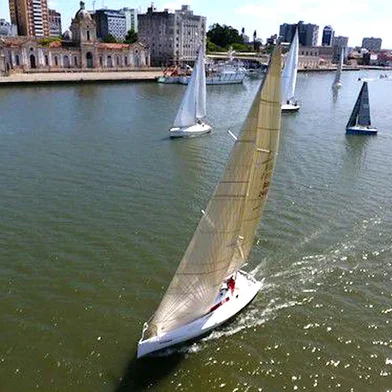 O RGYC promove diversas regatas, a primeira foi a Farroupilha em setembro de 1935.<!-- NICAID(15062537) -->
