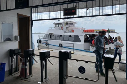 Joanna Manhago / Agencia RBS Lancha para o transporte de passageiros entre Rio Grande e São José do Norte<!-- NICAID(16164354) -->