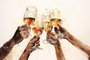 Watercolour style illustration of people toasting with champagne or wine glasses. Generative aiFonte: 693591665<!-- NICAID(15636085) -->