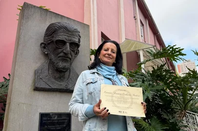 A Secretaria Municipal da Cultura informa que a homenageada do Dia da Cultura e da Paz 2026 será a presidente da Casa Anjos Voluntários, Isamar Ordovás Sartori. Ela foi escolhida como homenageada em razão de sua contribuição para o desenvolvimento social na cidade. A homenagem do Dia da Cultura e da Paz 2026 será no dia 25 de julho, a partir das 9h, no Centro de Cultura Dr. Henrique Ordovás Filho.<!-- NICAID(16329687) -->