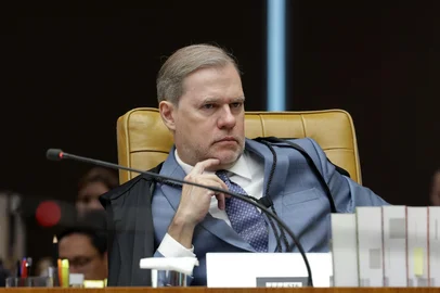 Dias Toffoli<!-- NICAID(16182824) -->