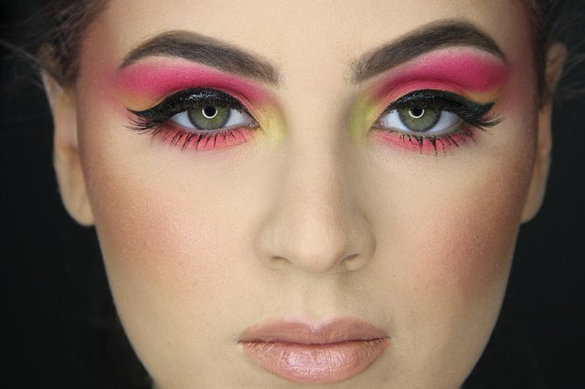 make colorida<!-- NICAID(14925890) -->