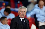 Real Madrid's Italian coach Carlo Ancelotti looks on ahead of the UEFA Champions League football match between Lille LOSC and Real Madrid at the Pierre Mauroy Stadium in Villeneuve-d'Ascq, northern France, on October 2, 2024. (Photo by FRANCK FIFE / AFP)Editoria: SPOLocal: Villeneuve-d'AscqIndexador: FRANCK FIFESecao: soccerFonte: AFPFotógrafo: STF<!-- NICAID(15901055) -->