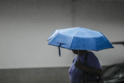 PORTO ALEGRE, RS, BRASIL, 24-02-2026: Imagens para o clima. Chuva deve predominar no Rio Grande do Sul. Fotos: Duda Fortes/Agencia RBS<!-- NICAID(16231765) -->