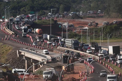 Lajeado, RS, BRASIL, 21/03/2025- Reportagem verifica situação das obras em pontes, trechos atingidos pela enchente de 2024 e obras de duplicação na BR-386 de Canoas ate Boa Vista das Missões. Fotos: Jonathan Heckler/Agência RBS<!-- NICAID(16000405) -->