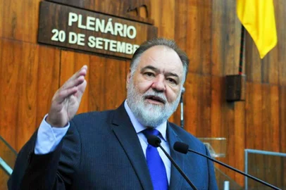 **FOTOGRAFIA INDEXADA A PEDIDO DE HERMES NUNES** suplente Carlos Búrigo assume cadeira na Assembleia Legislativa com a licença do deputado estadual Beto Fantinel, que foi ao governo do Estado.<!-- NICAID(15338981) -->
