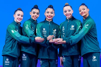 Conjunto Juvenil do Brasil conquista primeira medalha do  país em  Mundiais de ginástica rítmica<!-- NICAID(16064765) -->