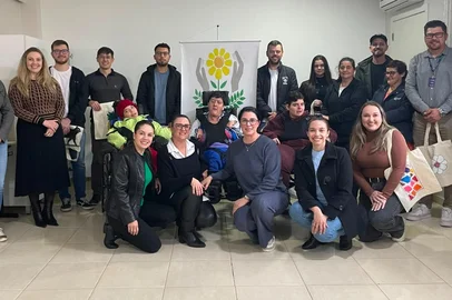 APAE Marau / Divulgação Projeto de extensão reforma cadeiras de rodas e atende famílias em Marau<!-- NICAID(16304996) -->