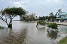 Alagamento na praia do Laranjal, em Pelotas. Foto: Frederico Feijó/Agência RBS<!-- NICAID(15757380) -->