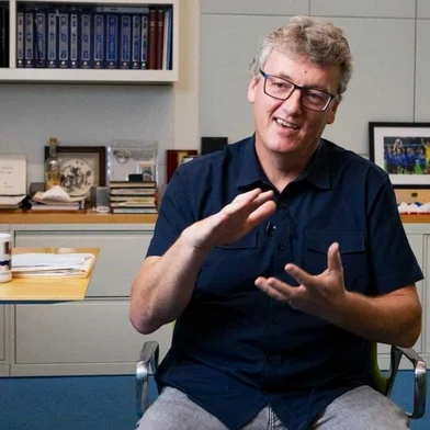 O professor da Universidade de Princeton, David WC MacMillan,  recebeu o Prêmio Nobel de Química de 2021.<!-- NICAID(15791513) -->