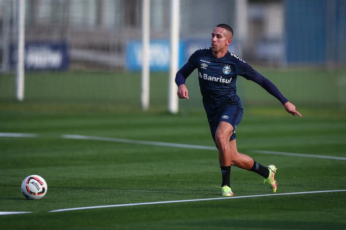 Em final de contrato, Nicolas diz que quer ficar no Grêmio: Estou muito feliz aqui