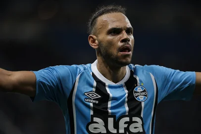 PORTO ALEGRE, RS, BRASIL, 12-06-2025: Grêmio recebe Corinthians pela 12ª rodada do Campeonato Brasileiro 2025, na Arena Porto-Alegrense. O tricolor vem de duas vitórias seguidas no campeonato e busca manter o bom momento na véspera da parada para o Mundial de Clubes. Foto: Renan Mattos/Agência RBS<!-- NICAID(16058636) -->
