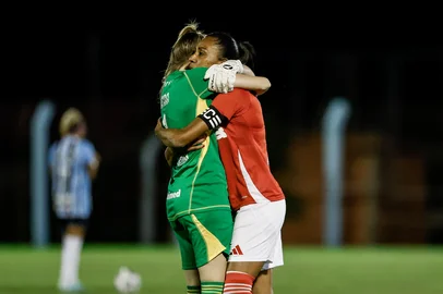 Novo Hamburgo, RS, Brasil, 28/04/2025: GRENAL Feminino, pelo Brasileirão 2025. Grêmio x Internacional. Fotos: Duda Fortes/Agencia RBSIndexador: Andre Avila<!-- NICAID(16026111) -->