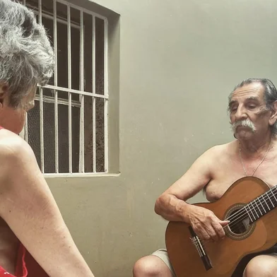 Morreu neste domingo (10), em Caxias do Sul, aos 69 anos, Sueli de Fátima Teixeira, esposa do músico argentino Lúcio Yanel, 79. Desde 2008, Sueli enfrentava o avanço do Alzheimer. As últimas homenagens estão sendo prestadas na Sala B das Capelas São Francisco. A cerimônia de despedida ocorre nesta segunda-feira (11), às 15h30min, no Memorial Crematório São José de Caxias do Sul.<!-- NICAID(16098696) -->